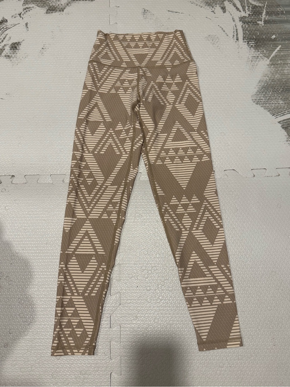 aerie Beige & Cream Geometric high waisted Leggings. Matching sports bra avail